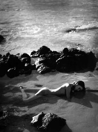Miranda-Kerr-Naked-08.jpeg