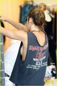 miley_tag2.jpg