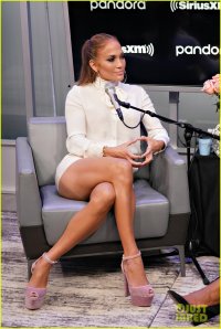 jennifer-lopez-on-hustlers-all-female-set-everybody-can-thrive-07.jpg