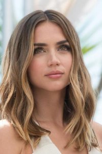 AnadeArmas-ytwvon.jpg