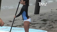 Eva Longoria_Paddle Surfing hd1080p.avi_snapshot_00.31_[2012.08.02_22.20.32].jpg