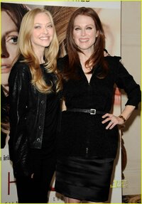 Amanda Seyfried & Julianne Moore.jpg