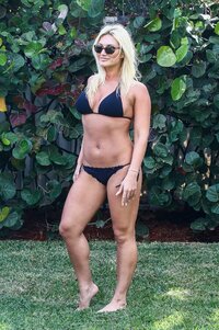 brooke hogan in bikini (13).jpg
