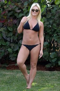 brooke hogan in bikini (15).jpg