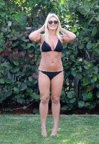 brooke hogan in bikini (18).jpg