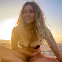 vanessa angel in bikini 03.jpg