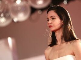 Katherine Waterston.jpg