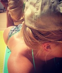brooke hogan in bikini 02.jpg