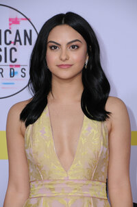 camila mendes al gala (07).jpg