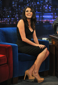 cecily strong in al tonight show 03.jpg