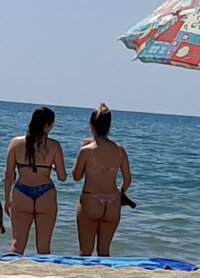 Amiche spiaggia 3.jpeg