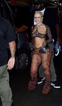 Doja-Cat-Nude-03.jpg