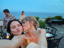 selenagomez_1694902764852.jpg