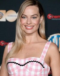 Margot Robbie.jpg