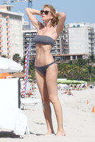 Alessia_Marcuzzi_Bikini_Candids_on_the_Beach_in_Miami_January_24_2013_40-01262013122006000000.jpg