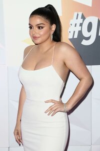 ariel winter al gala (08).jpg